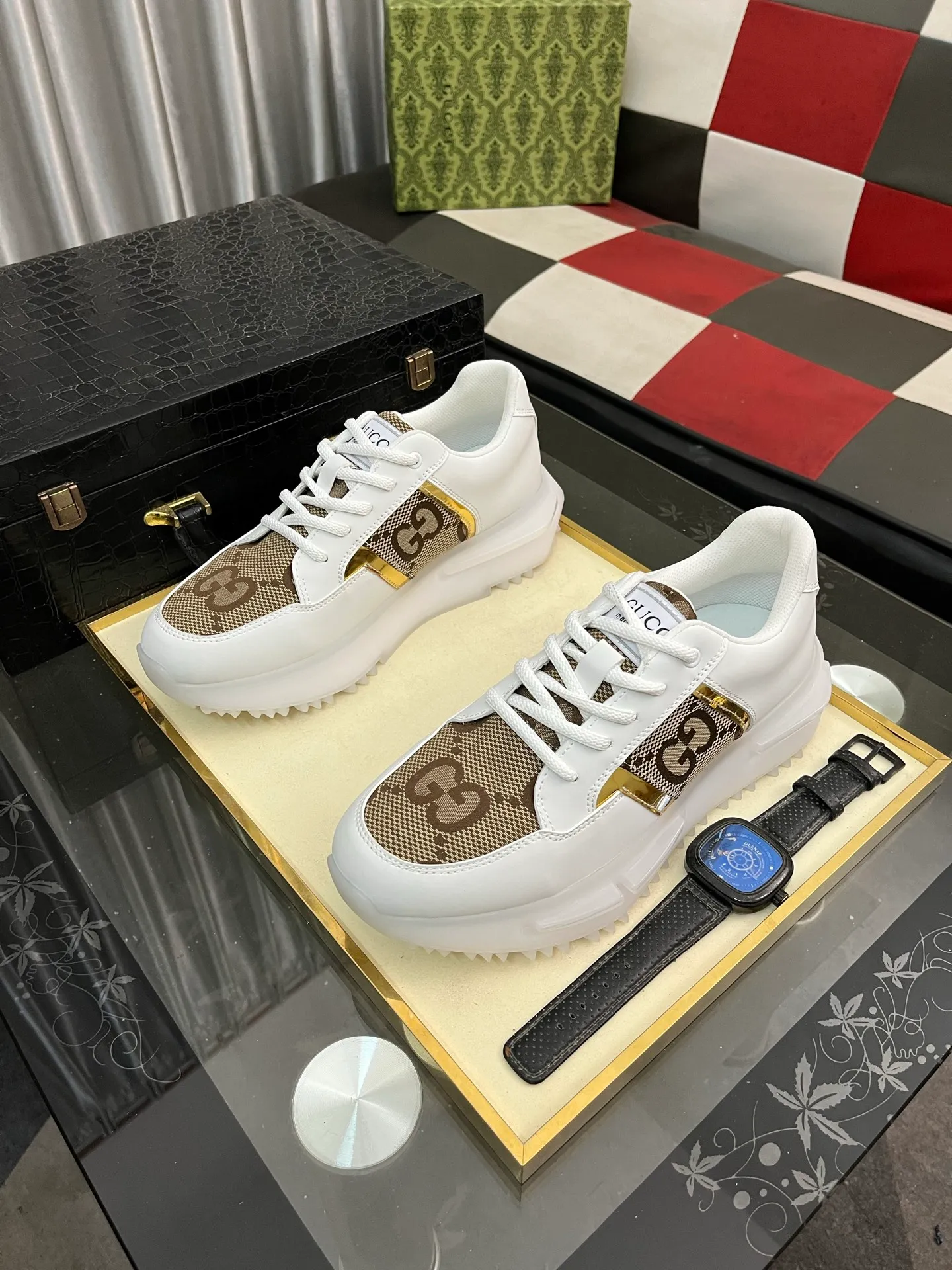 Men's Men's Shoes 💰458⌚️⌚️【GUCCI】Gucci men's latest white shoe series casual shoes! The official website is built 1:1. Upper: Made of imported cowhide, with electric embroidery ➕Inner lining: Made of high-quality first-layer pigskin, soft and comfortable. Picky material selection and exquisite workmanship give you the best enjoyment. Size: 38-44 yards, 4️⃣ colors available.